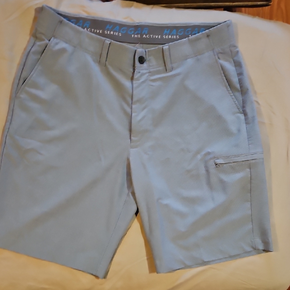 Haggar Men's Light Gray Performance Hybrid Shorts